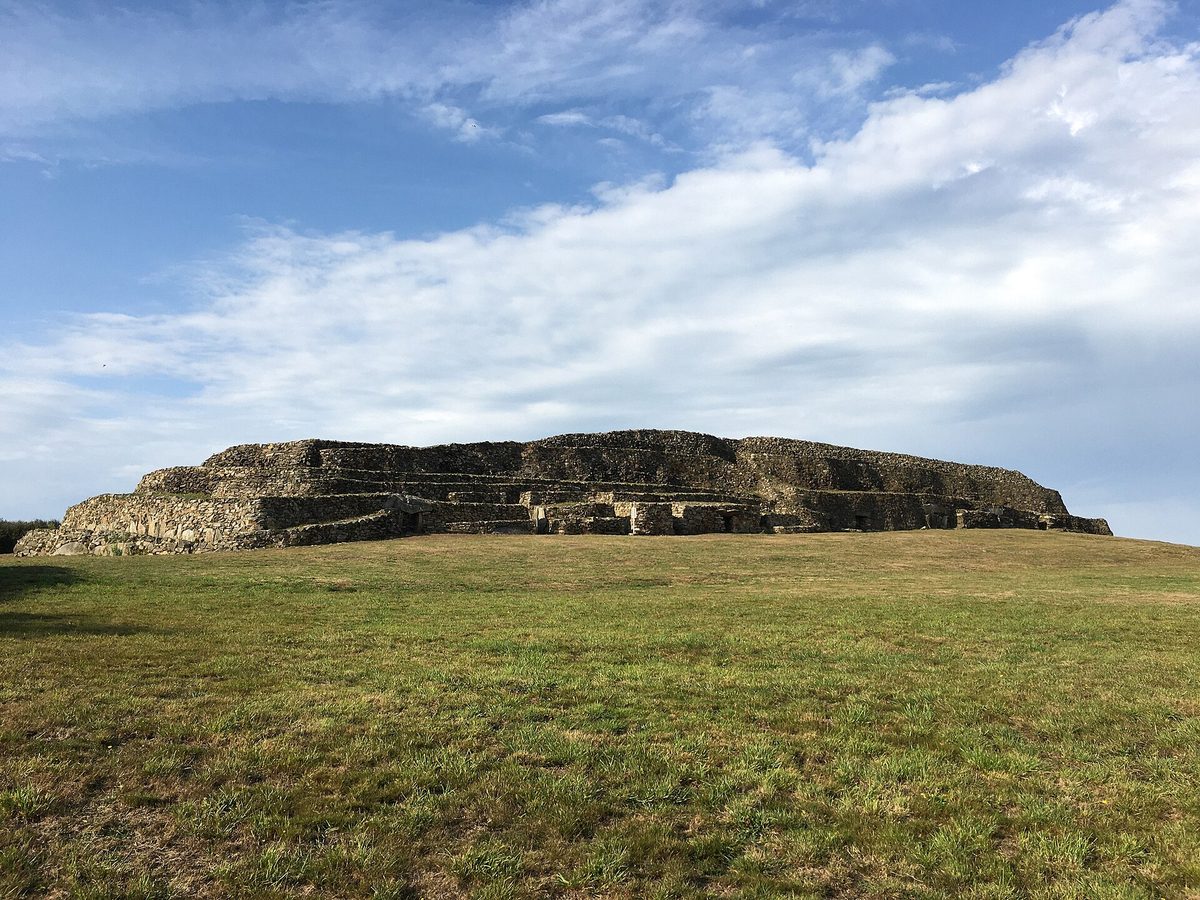 Cairn de Barnenez, Bretagne