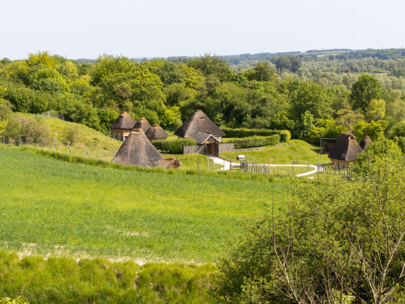 Village gaulois reconstitué au parc de Samara