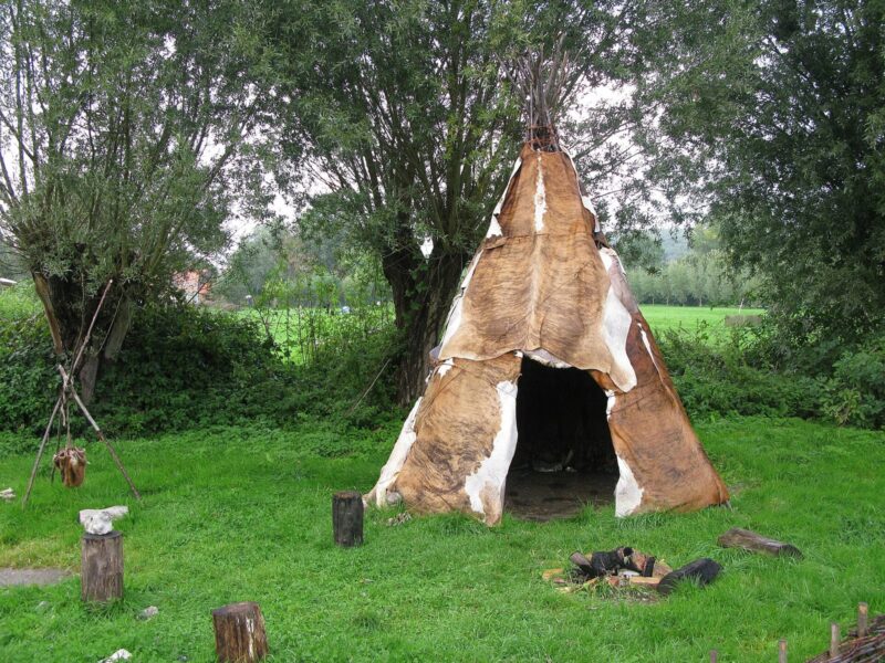 Asnapio – reconstitution d'une tente magdalénienne (Paléolithique supérieur)