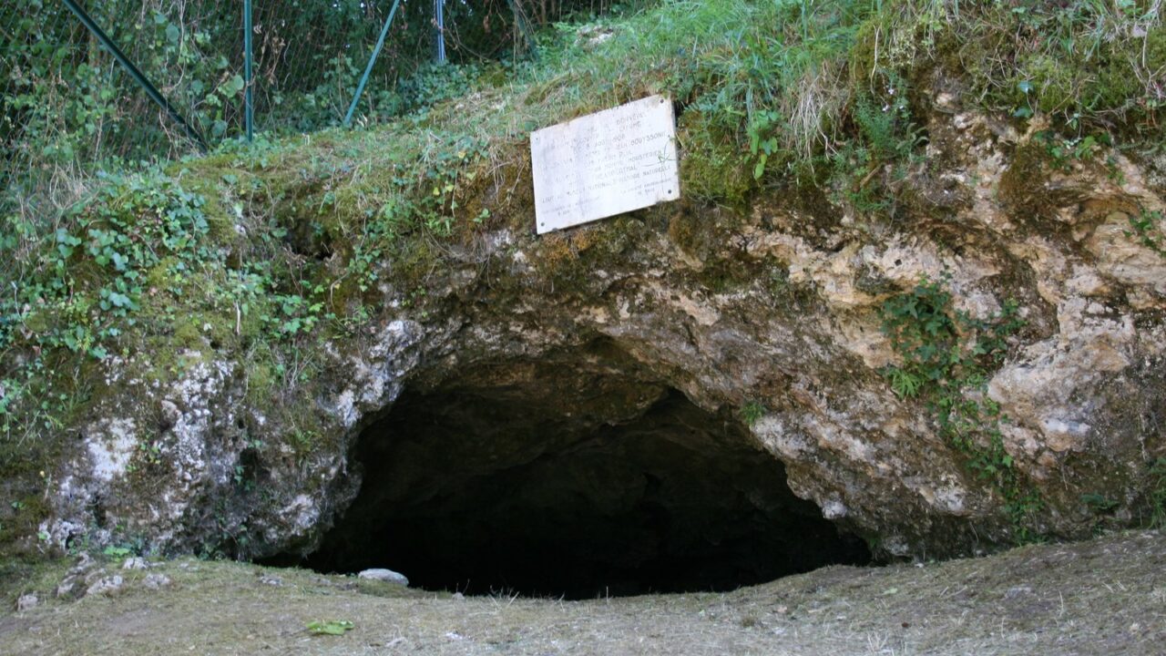 La grotte Bouffia Bonneval, à La Chapelle-aux-Saints