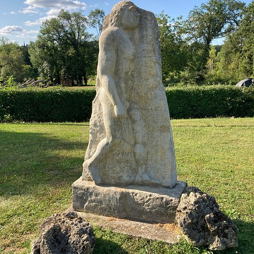 Sculpture du Vieil Homme de Néandertal, à La Chapelle-aux-Saints