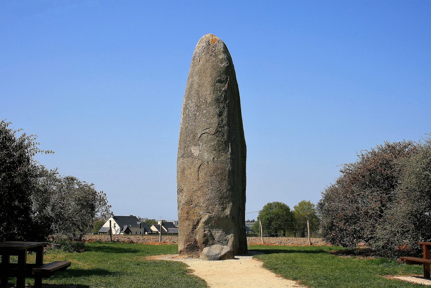 Menhir du Champ-Dolent