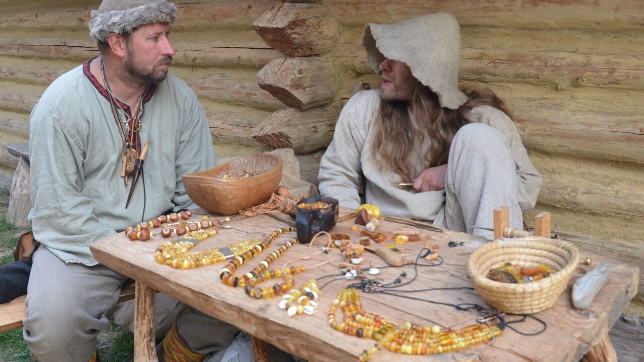 Atelier d’archéologie expérimentale, fabrication de parures