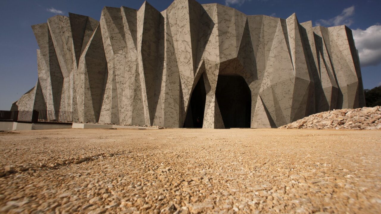 Le bâtiment de la réplique, signé Fabre-Speller architectes