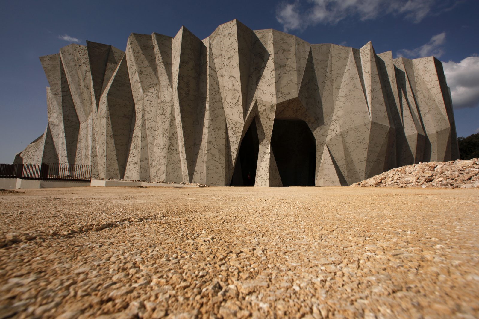 Le bâtiment de la réplique, signé Fabre-Speller architectes