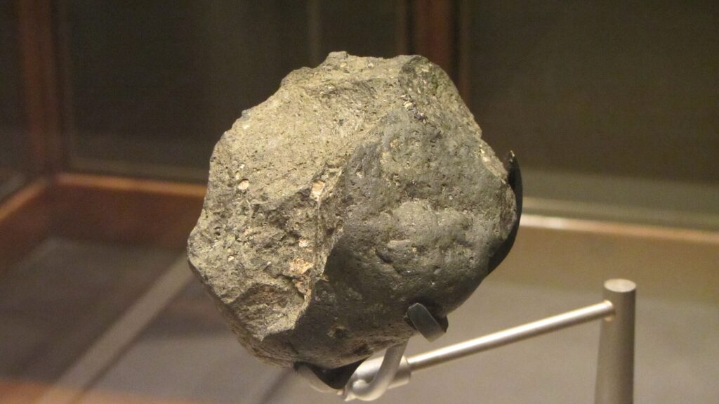 Chopper oldowayen d’Olduvai au British Museum