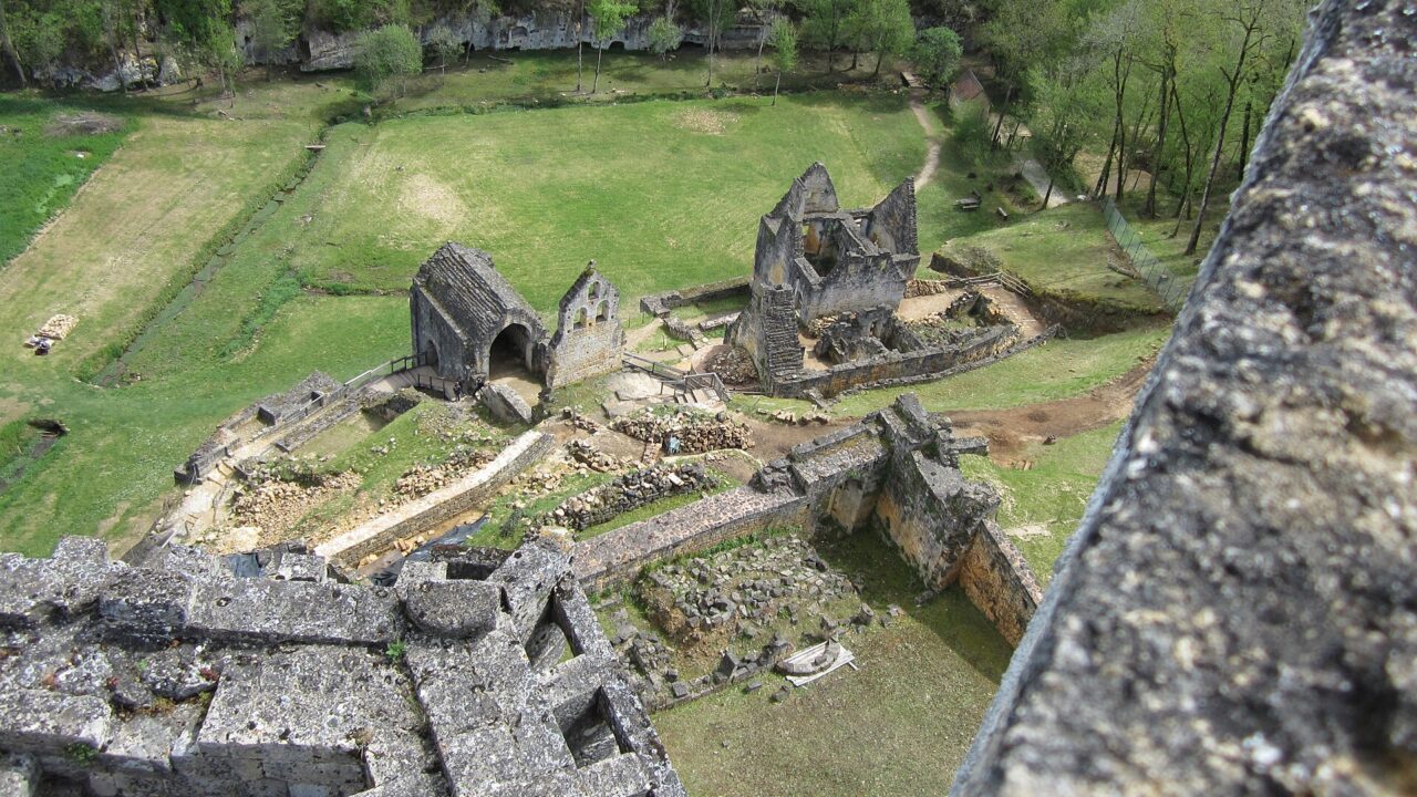 Château et grotte de Commarque (photo du lieu)