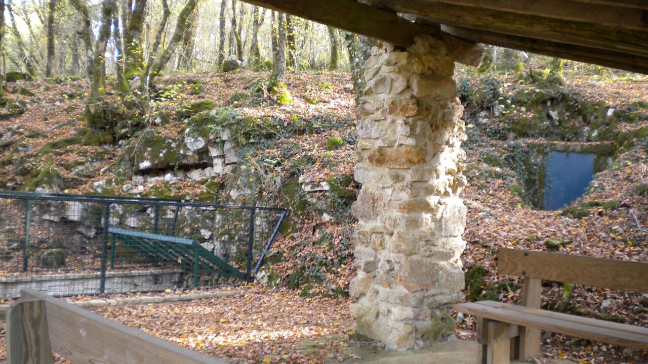 Grotte de Villars (photo du lieu)