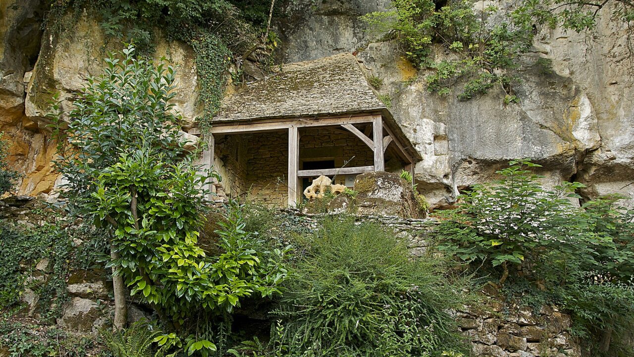 Grotte du Sorcier (Saint-Cirq) (photo du lieu)