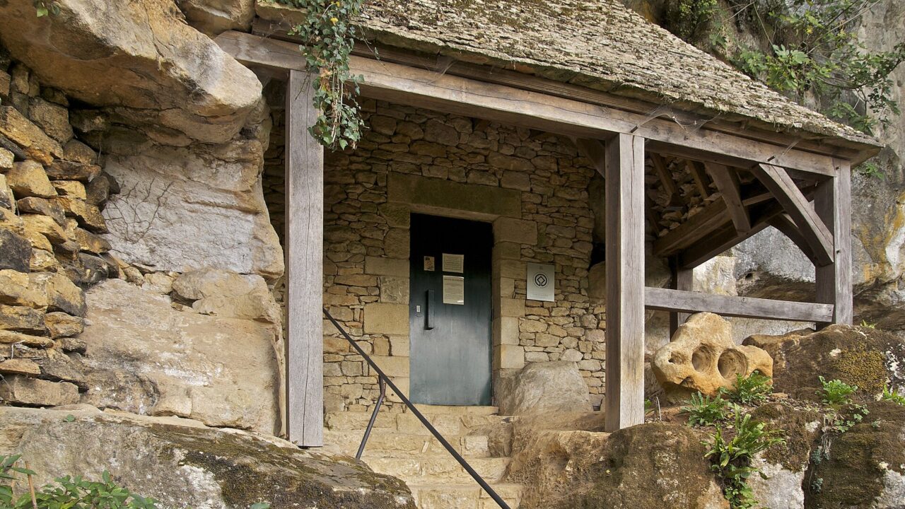 Grotte du Sorcier (Saint-Cirq) (photo du lieu)