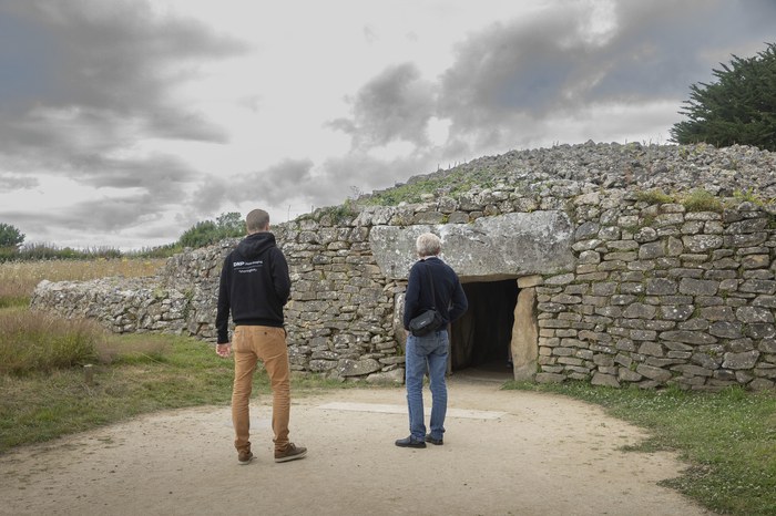 L’entrée du cairn de la Table des Marchands