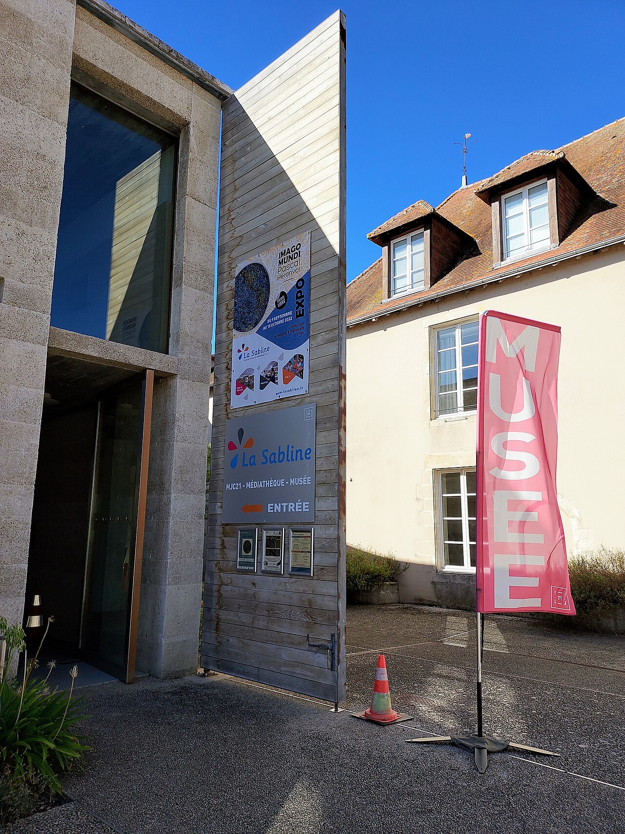 mus-e-de-pr-histoire-lussac-les-ch-teaux