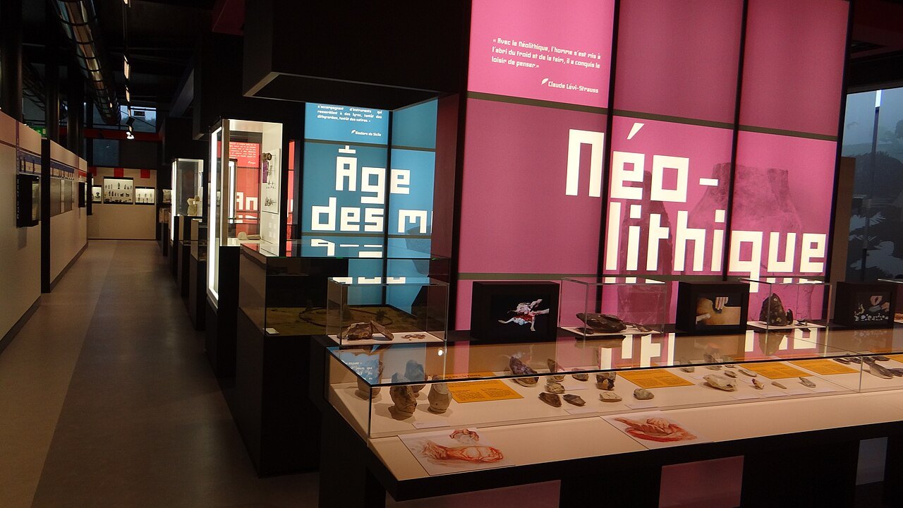 Salle d'exposition du musée Arkéos, à Râches (Nord).