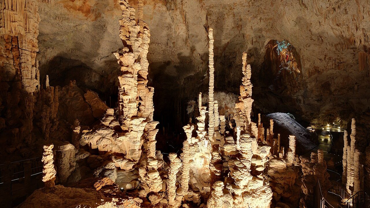 orgnac-grotte-et-cite-de-la-prehistoire