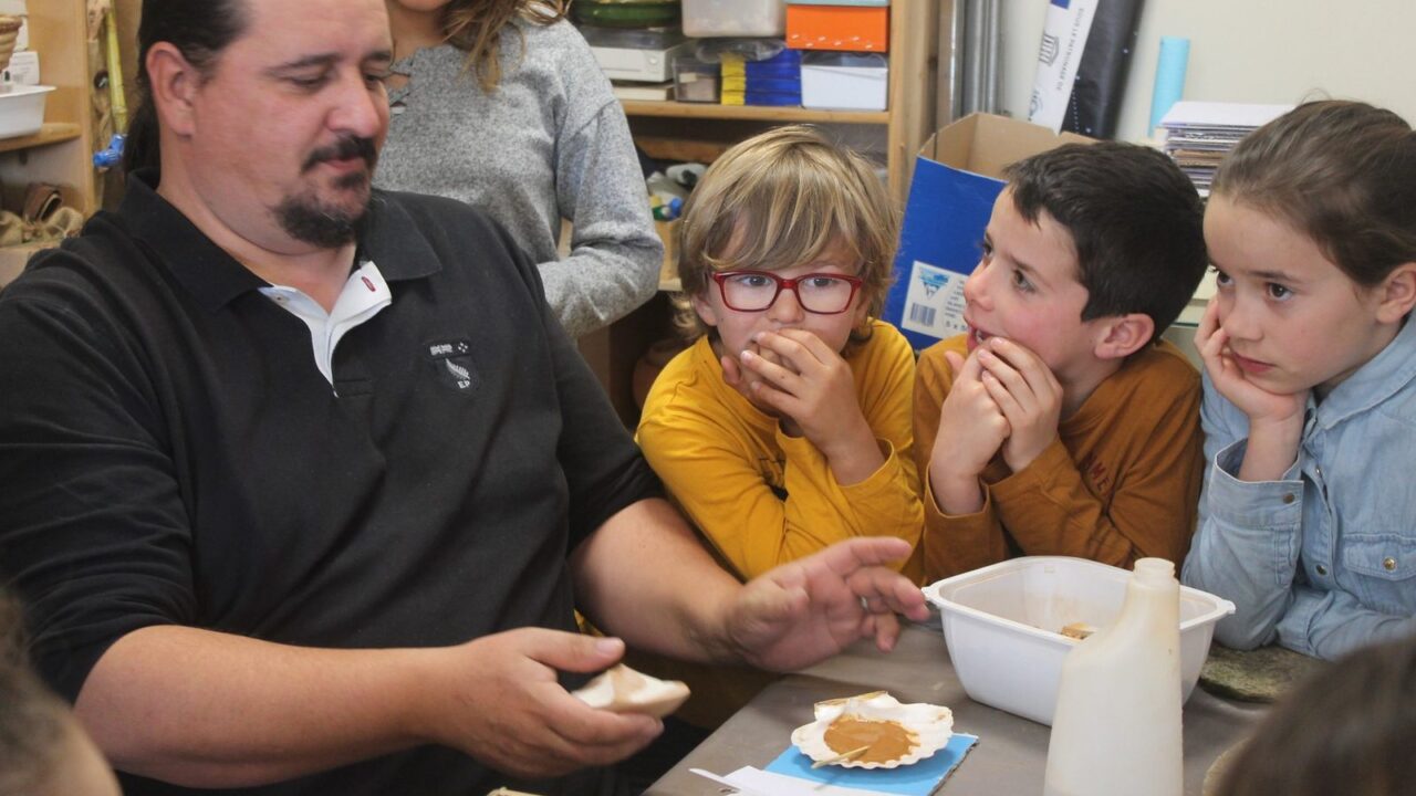 Un atelier avec les enfants, autour des pigments
