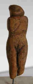 Vénus du Pechialet à Grolégeac (grotte du Pechialet) 24 Sculptée sur os de