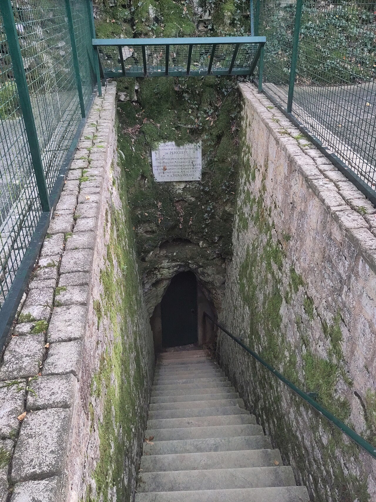 villars-grotte