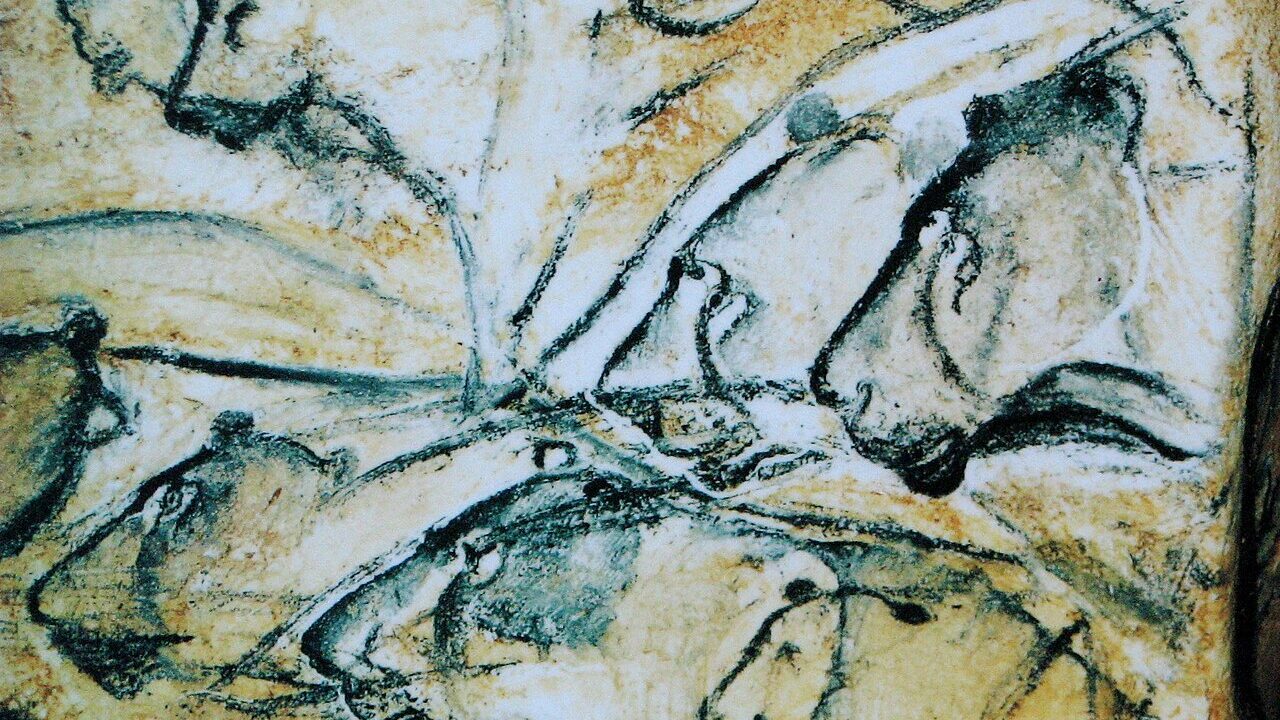 Panneau des lions de la grotte Chauvet, réplique de musée