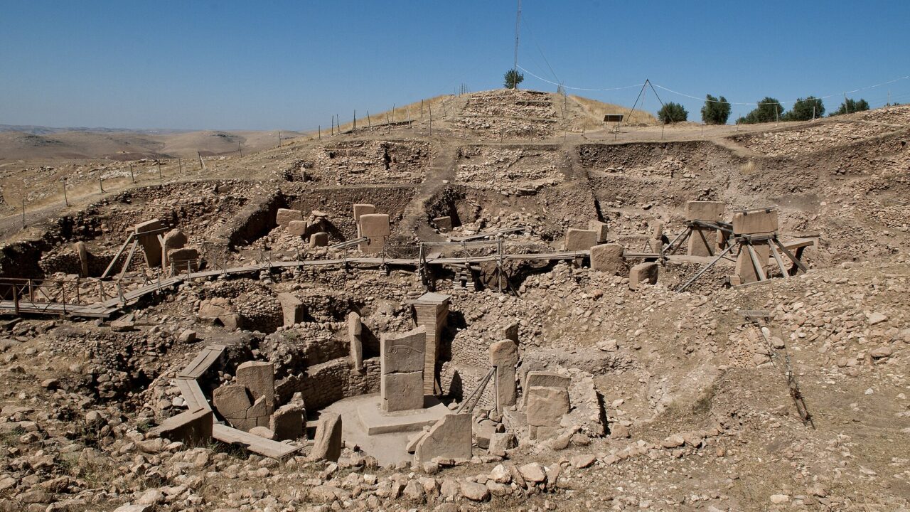 Les enclos circulaires de Göbekli Tepe et leurs piliers en T dressés