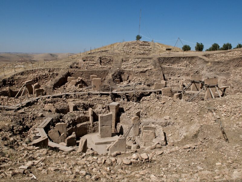 Les enclos circulaires de Göbekli Tepe et leurs piliers en T dressés
