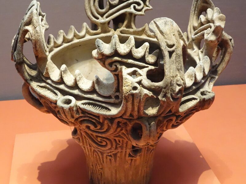 Vase Jomon à décor en flammes, Umataka, musée national de Tokyo