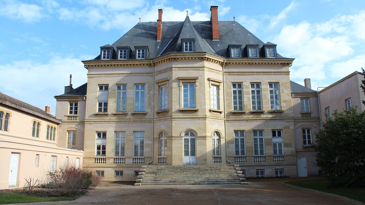 Façade du musée Joseph Déchelette à Roanne