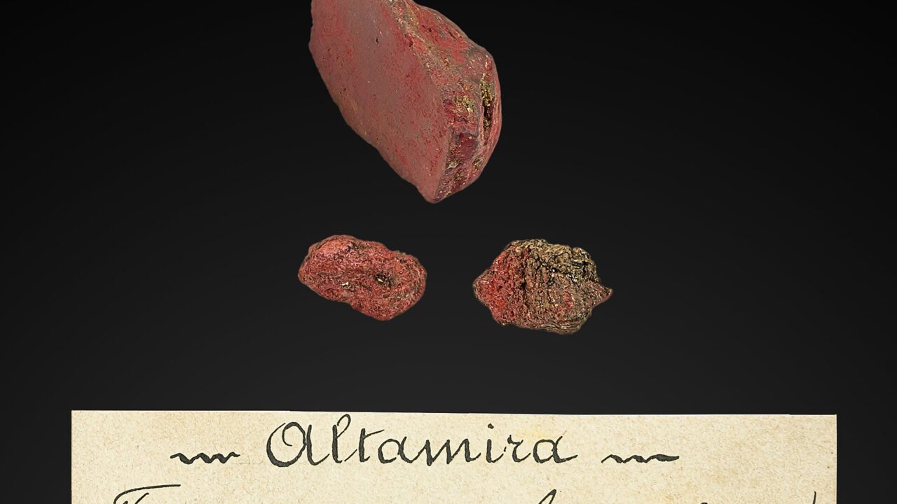 Bloc d’ocre rouge
