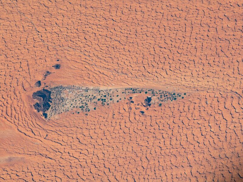 Vue aérienne des dunes du désert du Néfud, en Arabie saoudite