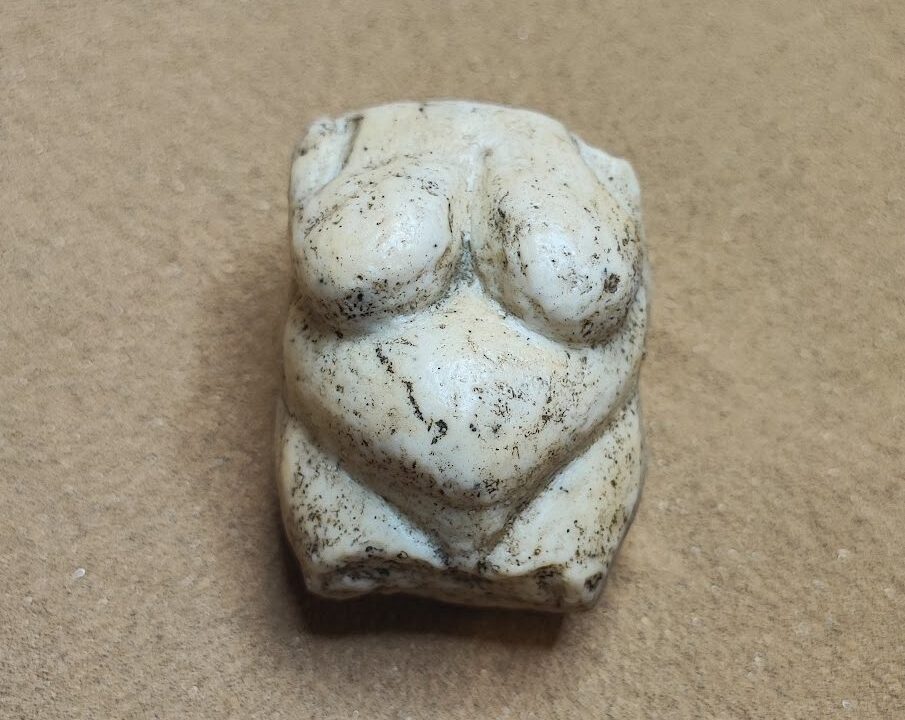 Moulage : Vénus (tronc) Kostienki, Station de Poliakov, Gravettien