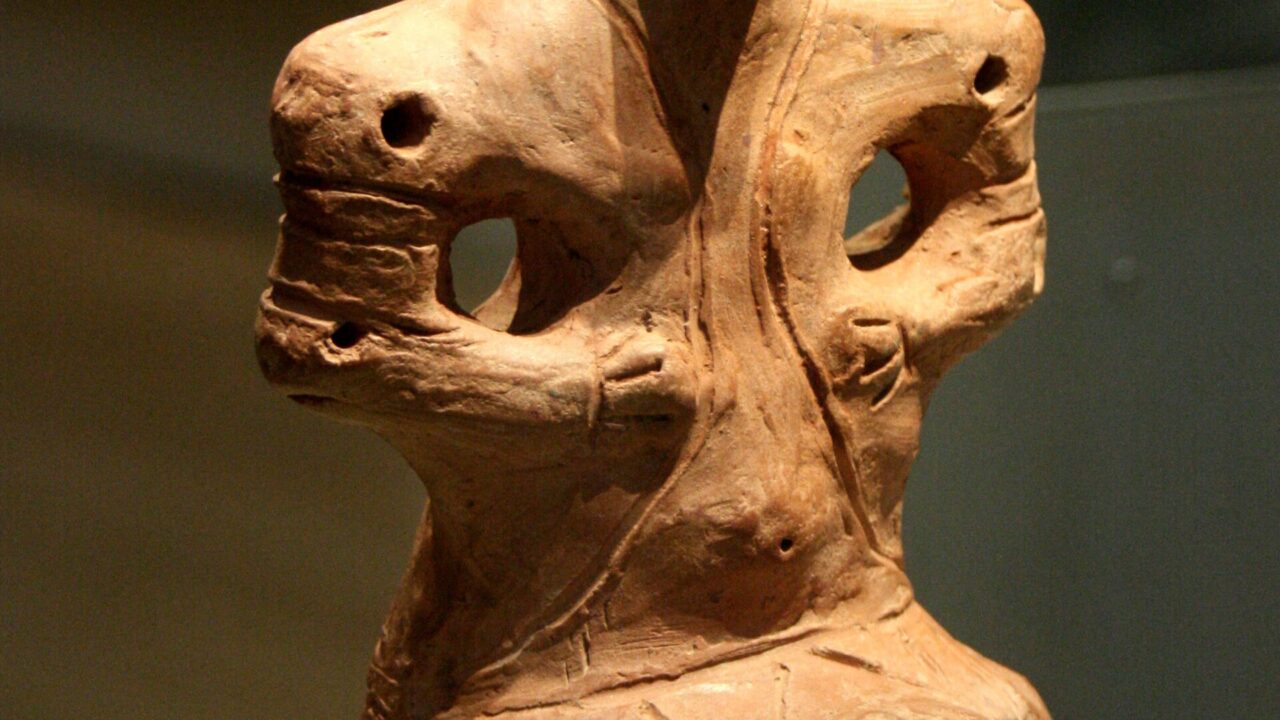Figurine néolithique en terre cuite de la culture de Vinča
