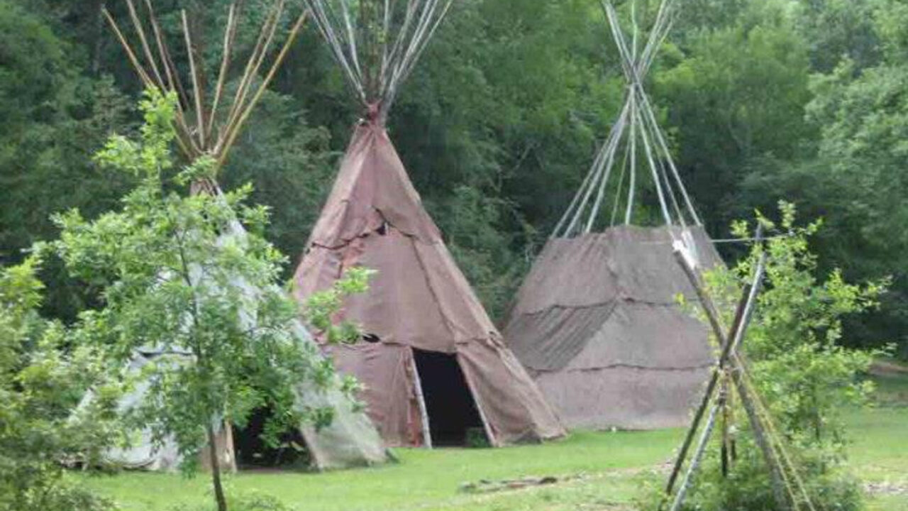 Terre Mère chez vous : taille du silex, feu, chasse, art préhistorique