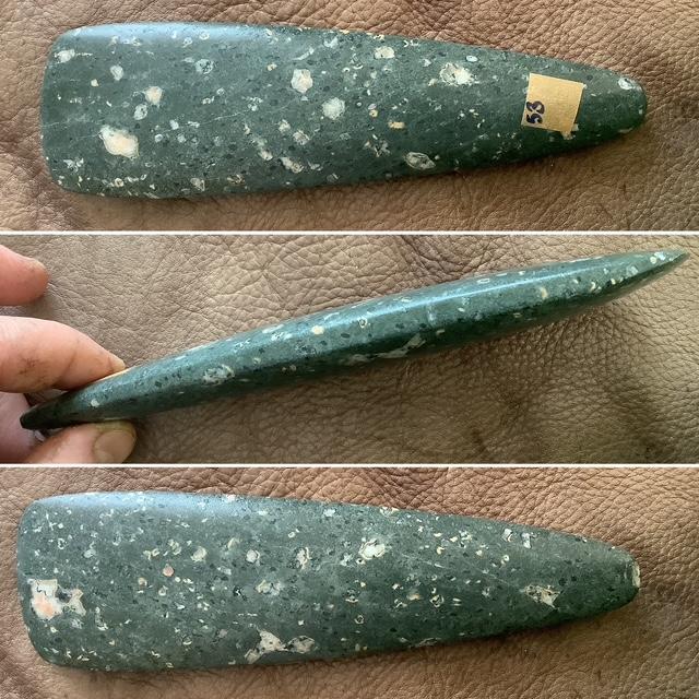 Lame d'herminette en basalte 19 cm (n°25-53)