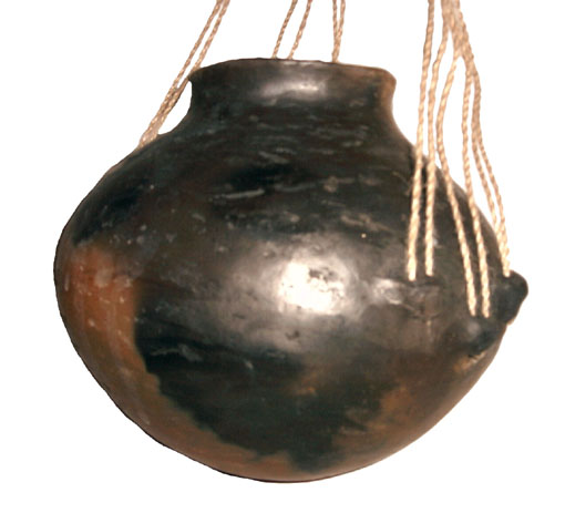 Vase néolithique à suspension (N20)