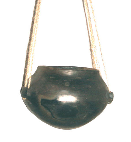 Vase néolithique à suspension (N21)