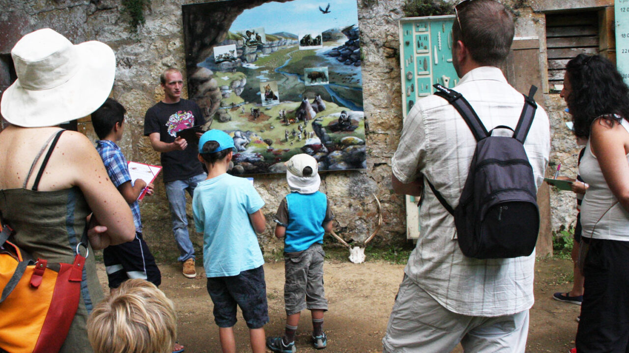 Journée complète à Castel-Merle : visite, feu, chasse et ateliers