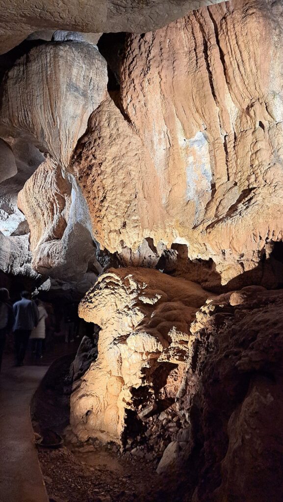 Concrétions à l’intérieur de la grotte