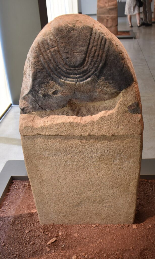 Statue-menhir de Martrin