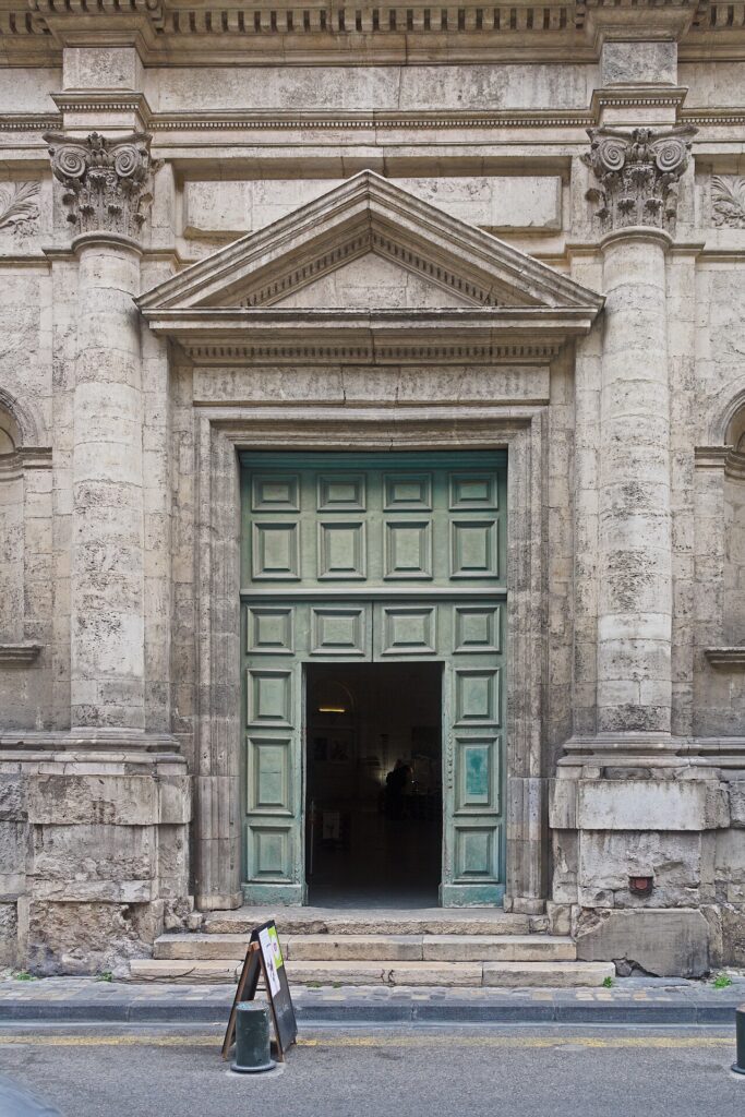 Portail d’entrée du muséum, côté Grand-Rue