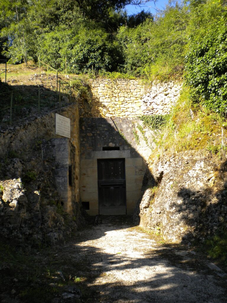 L’entrée de la grotte
