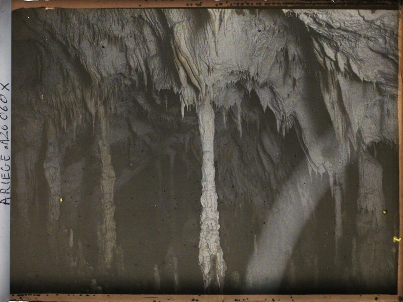 La salle Cartailhac de la grotte des Trois-Frères, photographiée en 1921