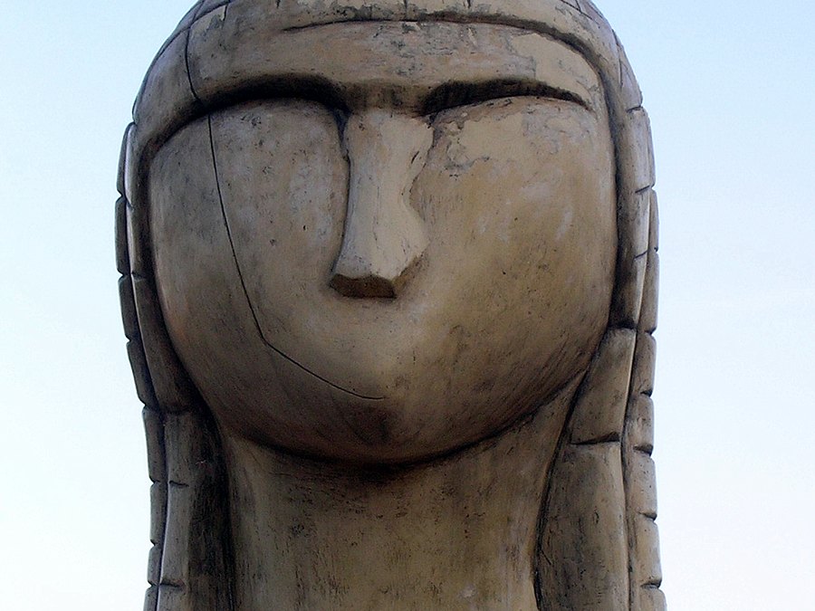 La Dame de Brassempouy (sculpture monumentale)