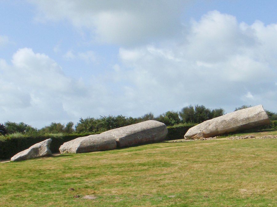 Le Grand Menhir brisé