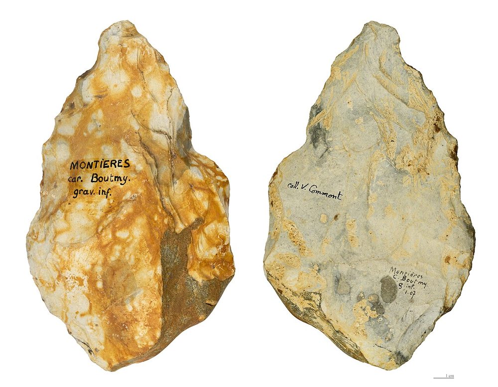 Biface en silex, Montières (Somme), Muséum de Toulouse