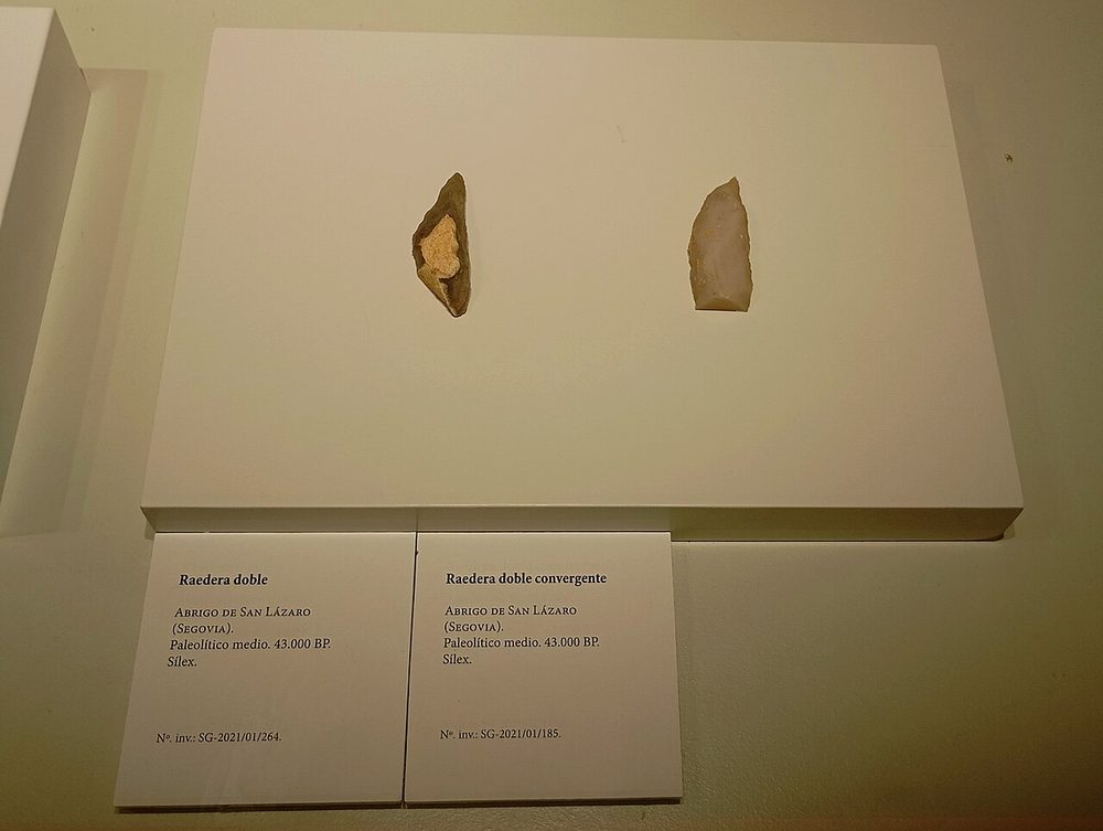 Racloirs moustériens en silex (Ségovie)