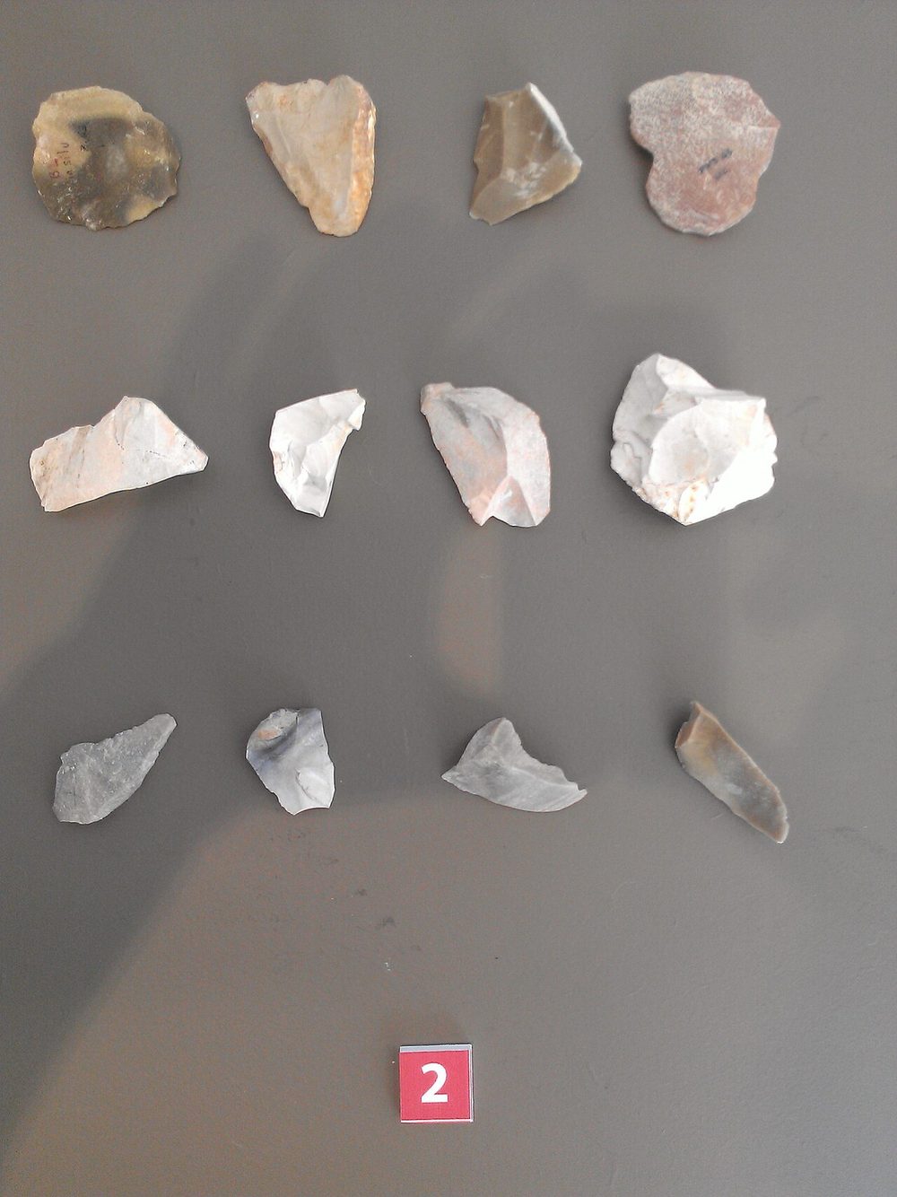 Outils lithiques oldowayens (éclats sur silex), musée d'Orce