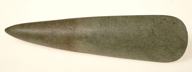 Hache polie en serpentine, Néolithique (Basse-Bretagne)
